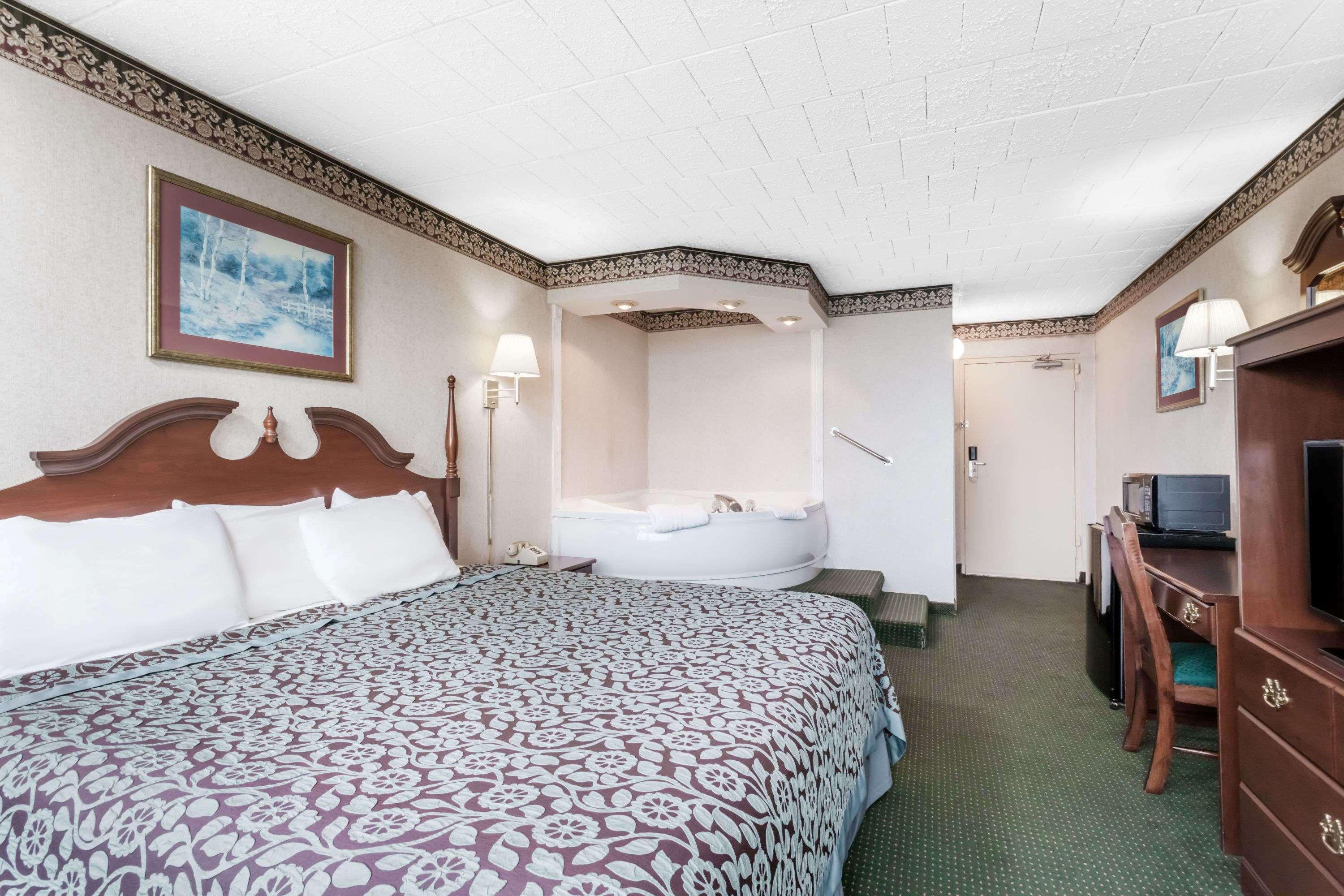 Days Inn By Wyndham Tannersville Esterno foto